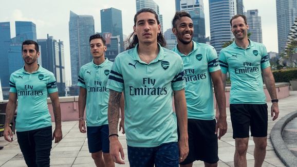 ao dau arsenal 2018 19