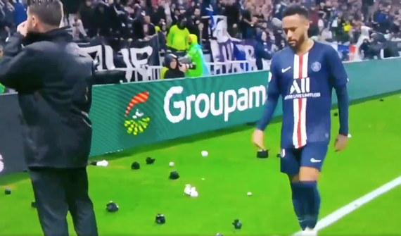 Neymar tiếp tục là đối tượng bị các CĐv bóng đá Pháp tấn công