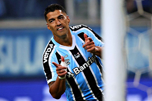Luis Suarez lập hattrick trong ngày ra mắt Gremio 