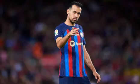 Busquets chia tay Barcelona sau 18 năm gắn bó