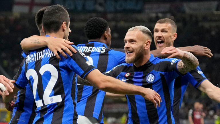 Lautaro Martinez đưa Inter vào chung kết Champions League 1 Inter Milan chơi trận chung kết Champions League sau 13 năm chờ đợi