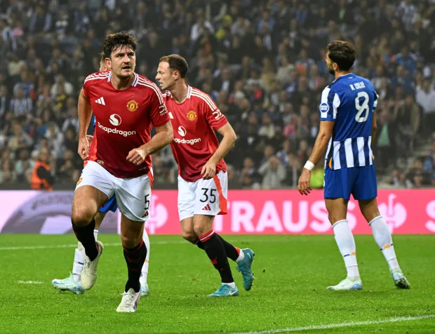 'Người hùng' Maguire đã đem về một điểm quý giá cho Man Utd trước Porto