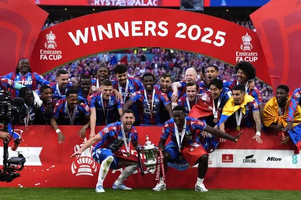 Vui buồn trong ngày Crystal Palace chào đón 'kỷ nguyên mới' 1 Crystal Palace vô địch FA Cup