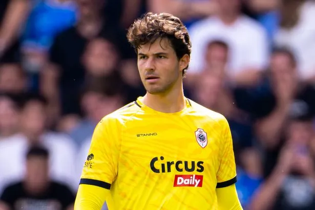 Man Utd từng muốn chiêu mộ Senne Lammens