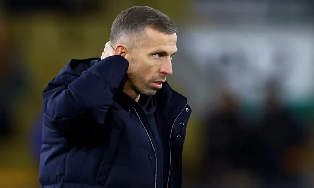 HLV O'Neil 'lật kèo' phút cuối với Wolves